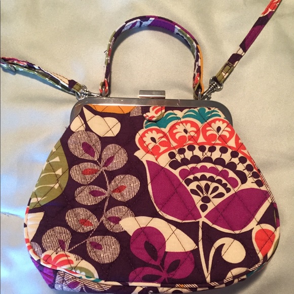 Vera Bradley Handbags - 🌟DELETING SOON⭐️Cute Vera Bradley purse⭐️